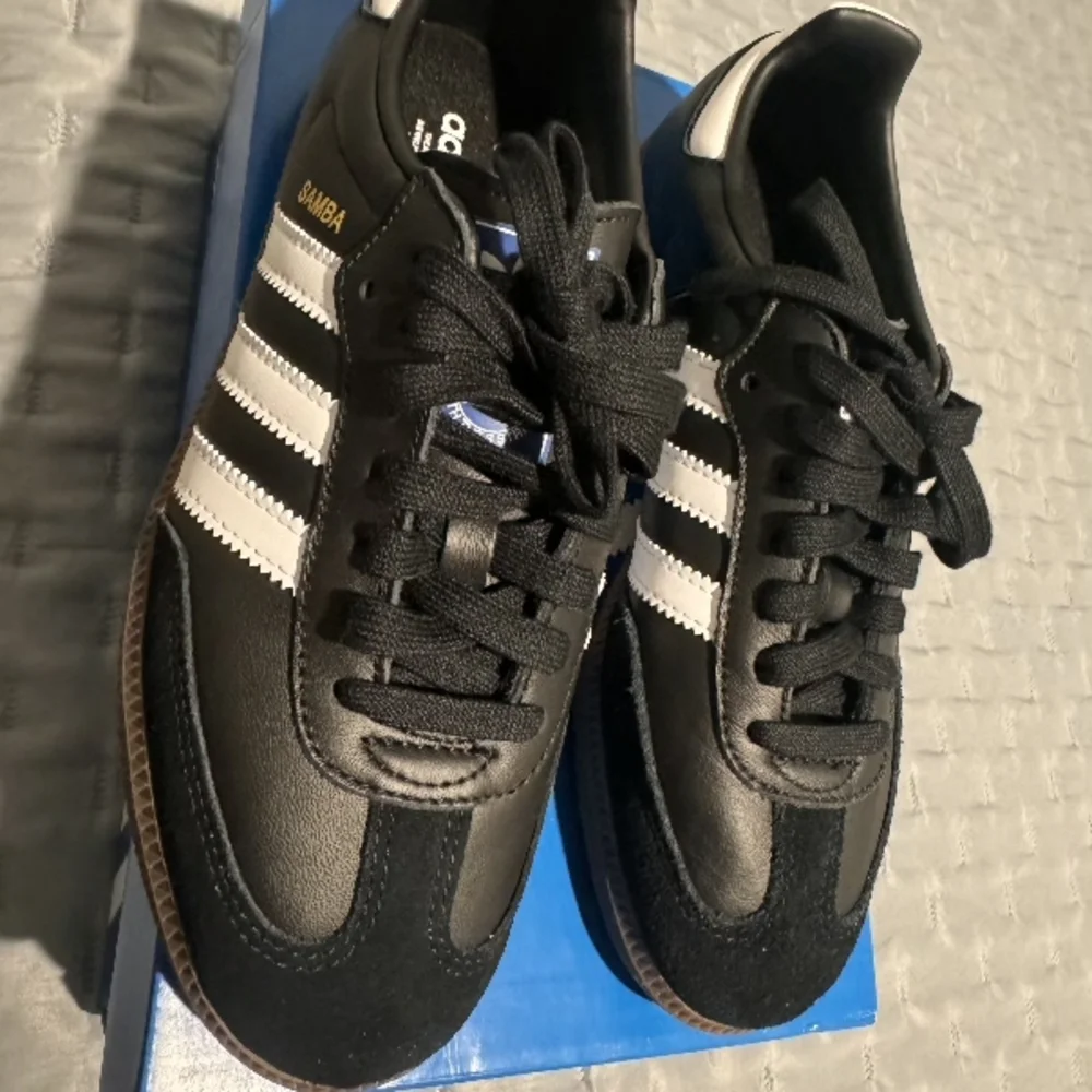 Adidas Samba OG Shoes - Picture 2 of 2
